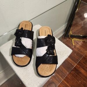 Cloudwalkers Black and Tan Sandals Two-Strap Design